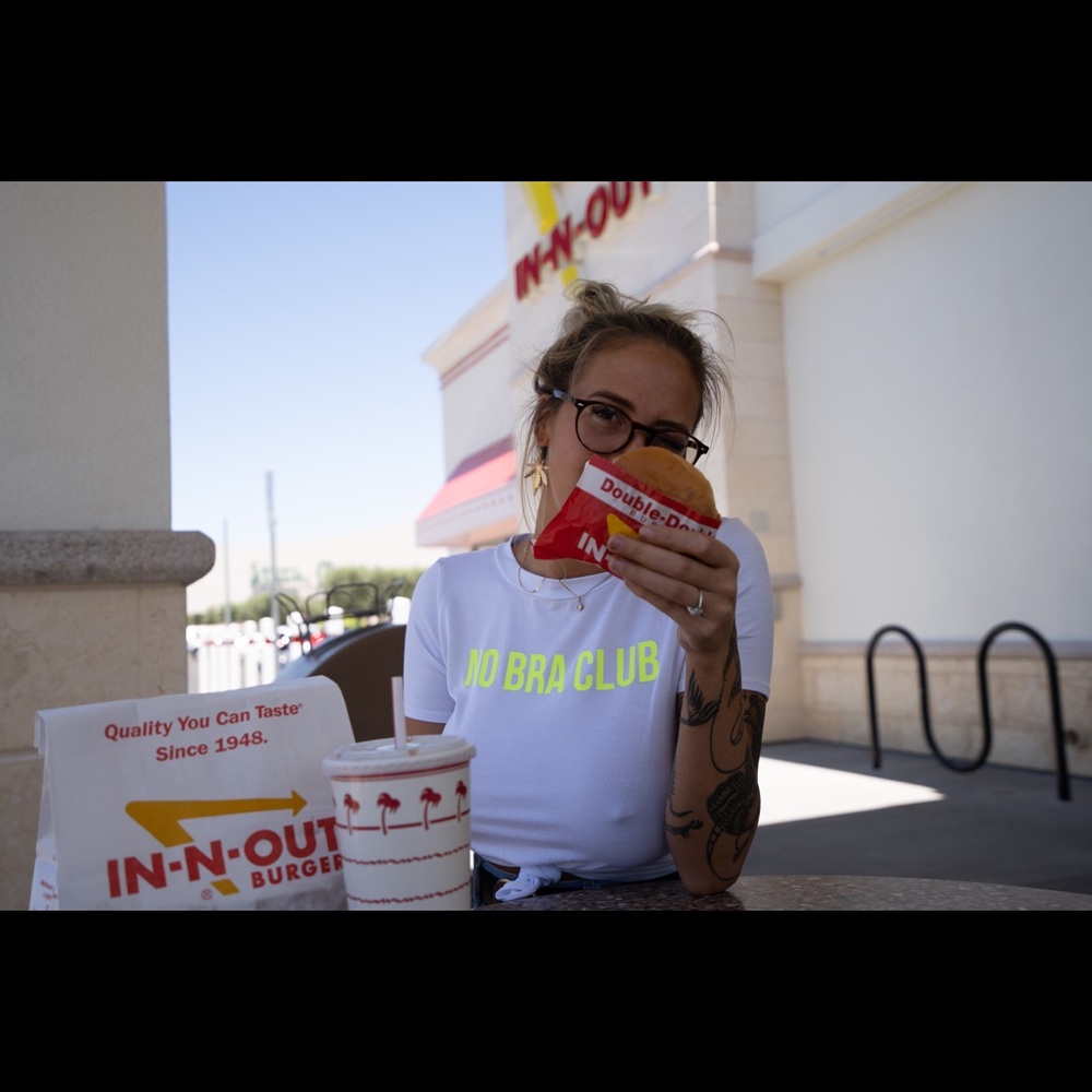 “No bra club” crop t-shirt